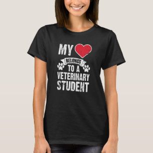 Camiseta Coração Pertence A Um Estudante Veterinário Vet Te