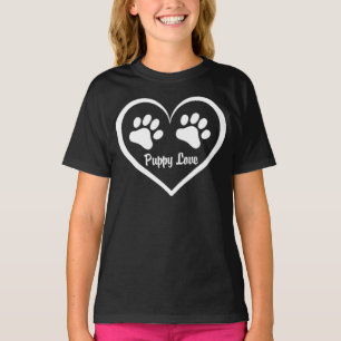 Camiseta Coração Puppy Love com pegadas escuras