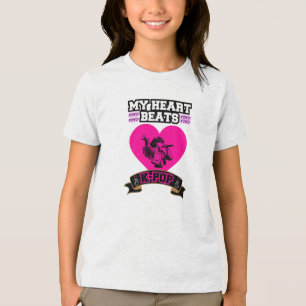 Camiseta Coração Rosa Ídolo Cantando Design de Amor com Mús