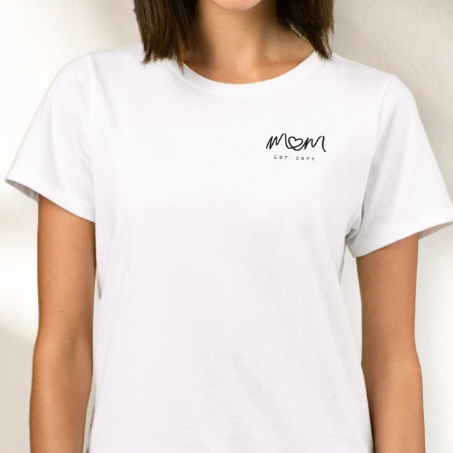 Camiseta Coração Simples de Letra Preta Mãe Nova Estabeleci (Simple Black Script Heart New Mom Established T-Shirt)