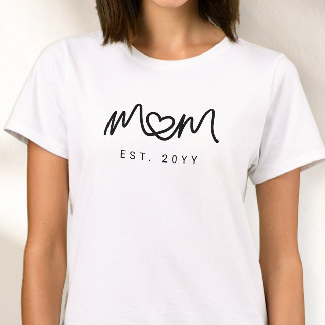 Camiseta Coração Simples de Roteiro Preto Nova Mãe Estabele (Black Script Heart Simple New Mom Established T-Shirt)