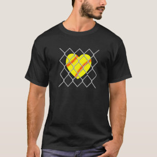 Camiseta Coração Softball Por Trás De Uma Cerca De Corrente
