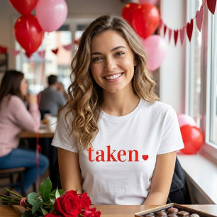 Camiseta Coração Tomado Minimalista Casal Amor