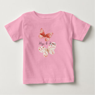 Camiseta Corações Borboletas Rosa Vermelho Creme