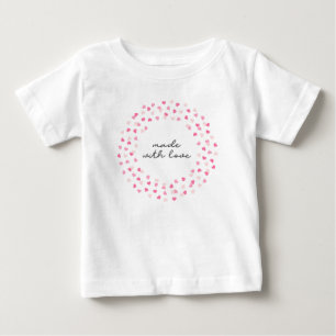 Camiseta Corações Rosa Espalhados Confetti Feitos com Amor