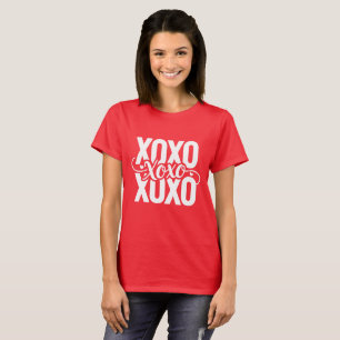 Camiseta Corações XOXO Dia dos Namorados