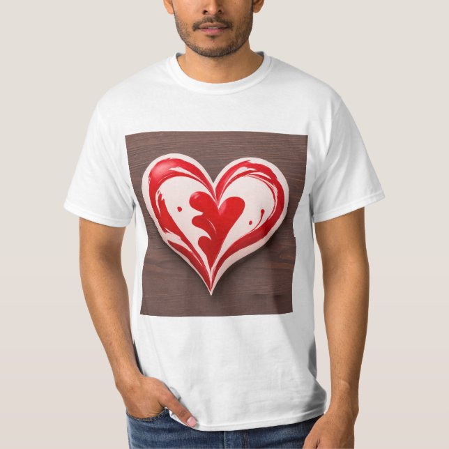 Camiseta Corazón Artesanal en Madera Oscura (Frente)