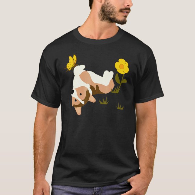 Camiseta Corgi Rolando na Grama com Borboleta e Flor (Frente)