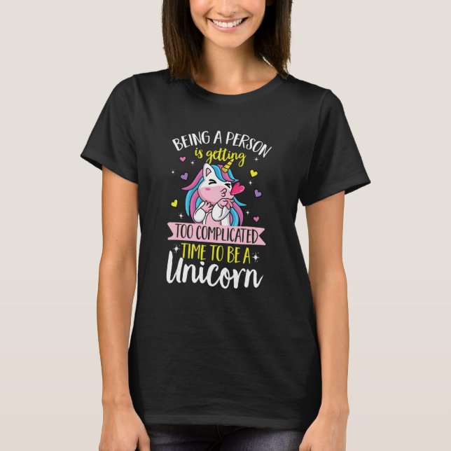 Camiseta Coringo arco-íris  Ser uma pessoa está ficando com (Frente)