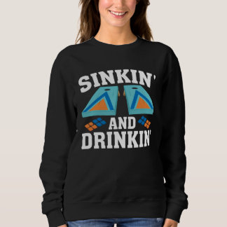 Camiseta Cornhole Playing   Sinkin and Drinkin