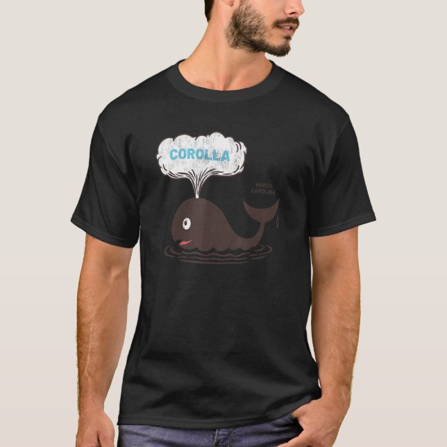 Camiseta Corolla NC Summertime Vacationing Whale Spout (Frente)