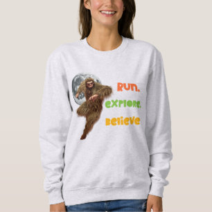 Camiseta Correndo Aventura Sasquatch Acredite Design
