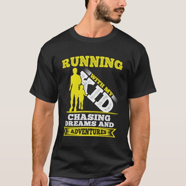 Camiseta Correndo Com Os Meus Sonhos E Aventuras De Mara (Frente)