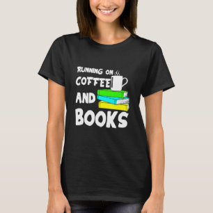 Camiseta Correndo Em Café E Bibliotecário De Livros