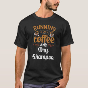 Camiseta Correndo No Café E Na Cafeína De Shampoo Seco