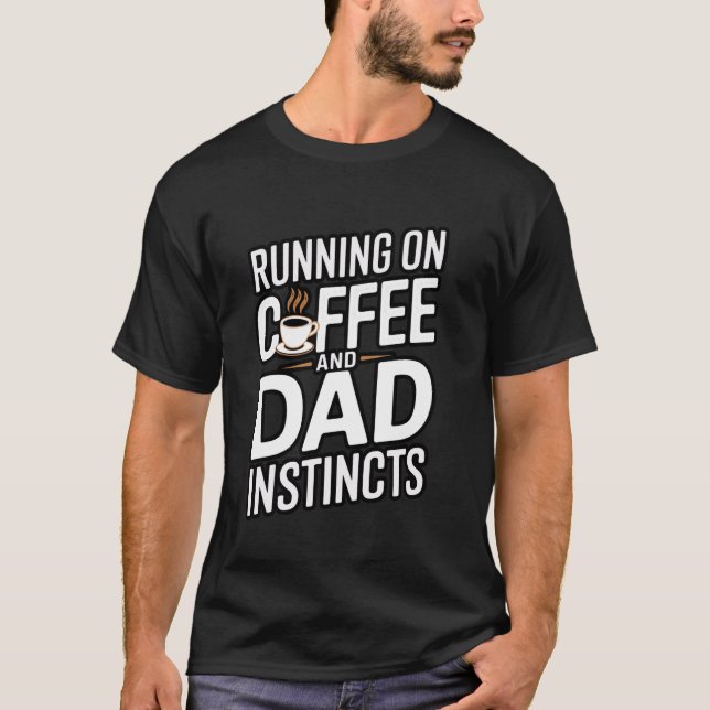 Camiseta Correr Com Café E Pai Instala Humor (Frente)