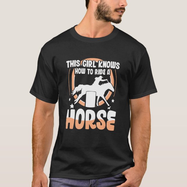 Camiseta Corrida de Barril de Cavalos esta garota sabe anda (Frente)
