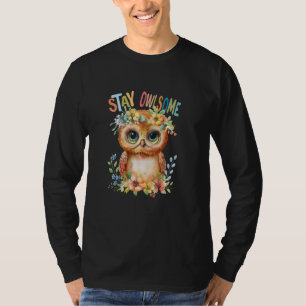 Camiseta coruja com flores corujas fofinhas voando de manhã