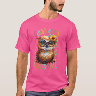 Camiseta coruja com flores corujas fofinhas voando de manhã