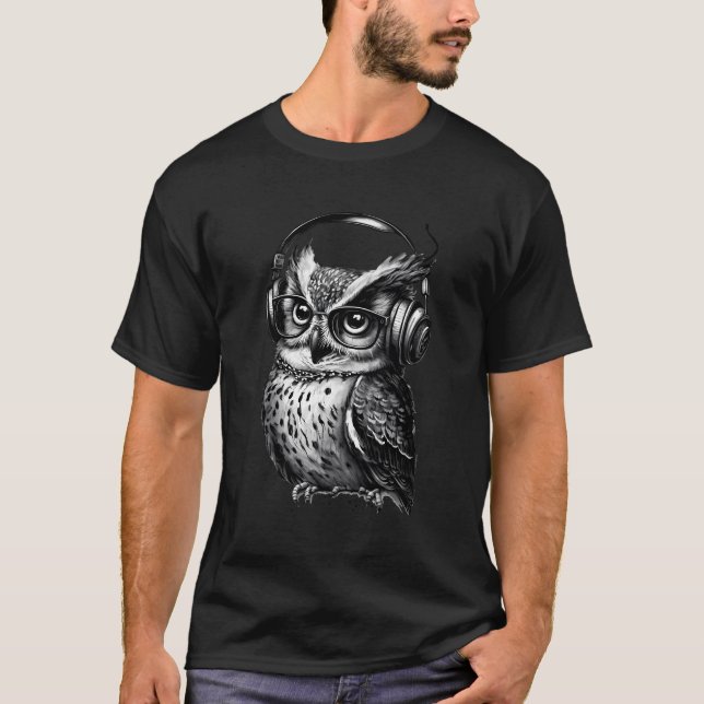 Camiseta Coruja Com Óculos E Fones de ouvido Coruja (Frente)