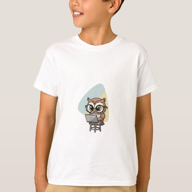 Camiseta Coruja de Laptop Estudando Crianças (Frente)