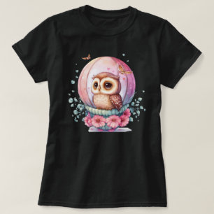 Camiseta Coruja em esfera de vidro com flores cor-de-rosa e