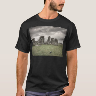 Camiseta Corvo na frente de Stonehenge, Inglaterra