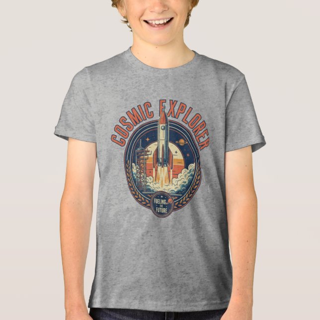 Camiseta Cosmic Explorer Rocket Ship Future Space  (Frente)