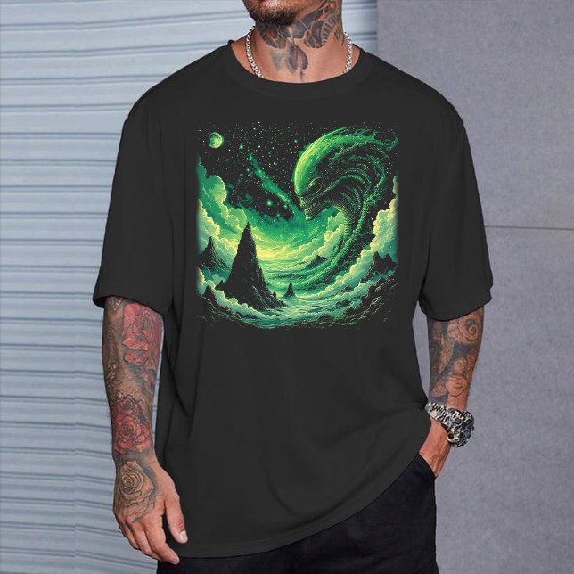 Camiseta Cosmic Wave T-Shirt: Glowing Green alien Art (Criador carregado)