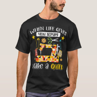 Camiseta Costureira de Colchas Quando a Vida Lhe Dá Retalho