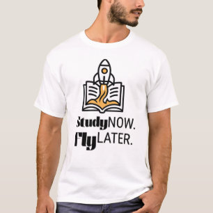 Camiseta Cote Agora Voar Mais Tarde Cota de Foguete Estudan
