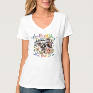 Camiseta Cottagecore Floral Câmera Inspiradora