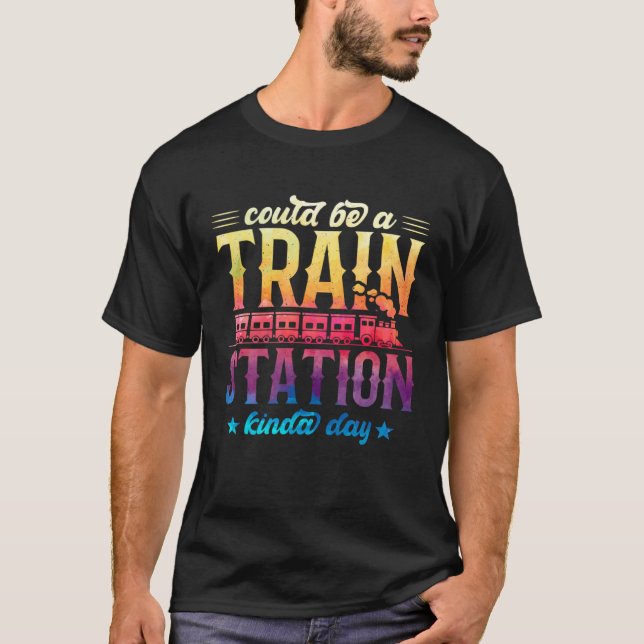 Camiseta Could Be A Train Station Kinda Day Graphic Tie Dye (Frente)
