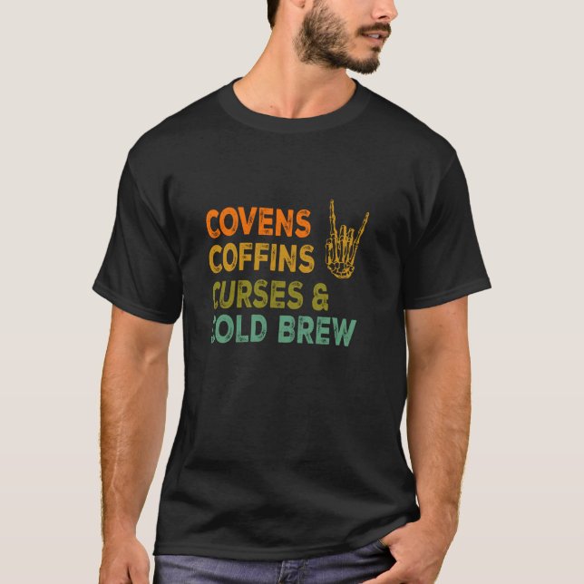 Camiseta Covens Coffins Maldições Frio Breu Design (Frente)