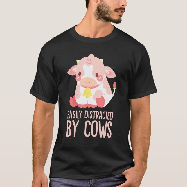 Camiseta Cow  Easily Distracted By Cows World Farm Animals  (Frente)