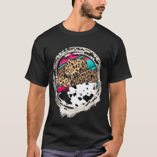 Camiseta COWGIRL Estampa de Vaca em Padrão Leopardo Serape 