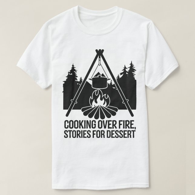 Camiseta Cozinhar Russo De Campfire Sob Pine Forest Night (Frente do Design)