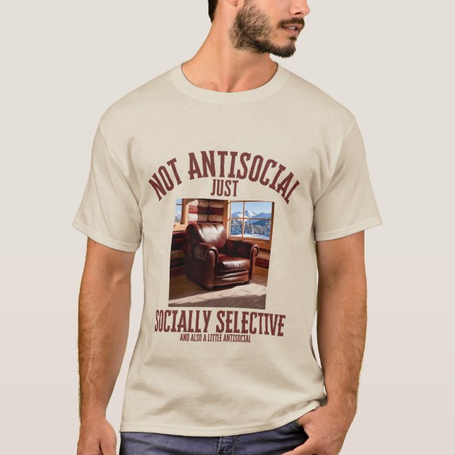 Camiseta Cozy Anti-Social - Engraçado Socialmente Seletivo (Frente)