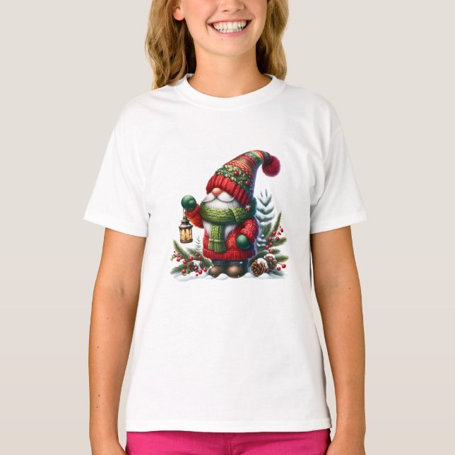 Camiseta Cozy Christmas Gnome Art – Festive Holiday (Frente)