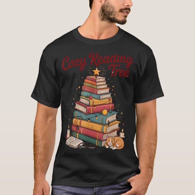 Camiseta Cozy Christmas Reading Tree Cat Candle Stack Booki (Frente)
