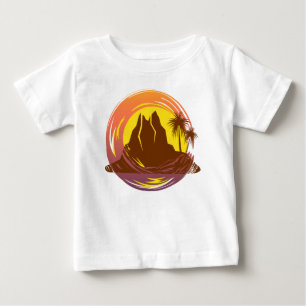 Camiseta Crachá com paisagem vulcânica tropical e palmeiras