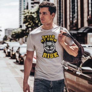 Camiseta Crachá de cães perigosos