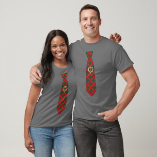 Camiseta Crachá do Clã Escocês Chisholm & Gravata de Tartan