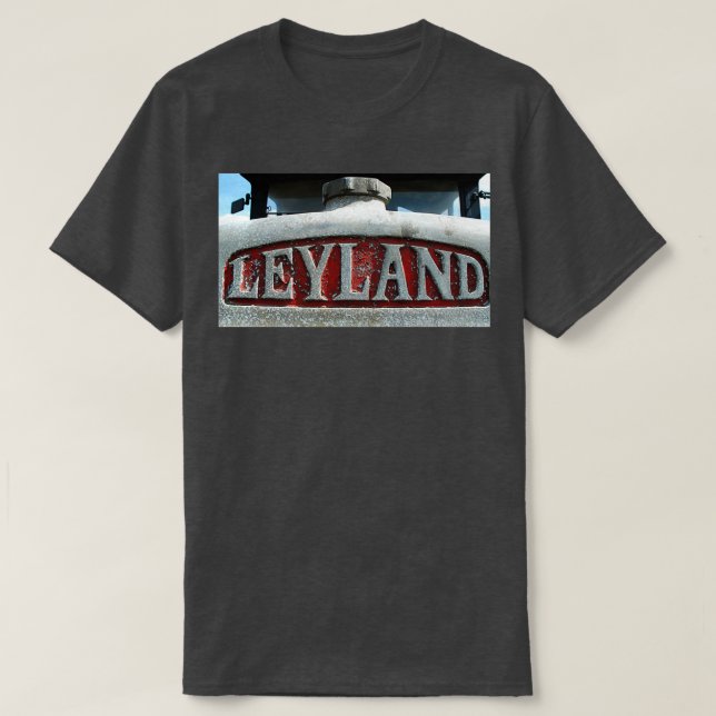 Camiseta Crachá Leyland (Frente do Design)