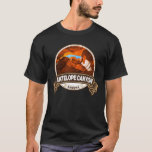 Camiseta Crachá Viagem de Arizona do Antofilo<br><div class="desc">Design fotorealista de Antelope Canyon. O Navajo Upper Antelope Canyon é um desfiladeiro no sudoeste americano.</div>