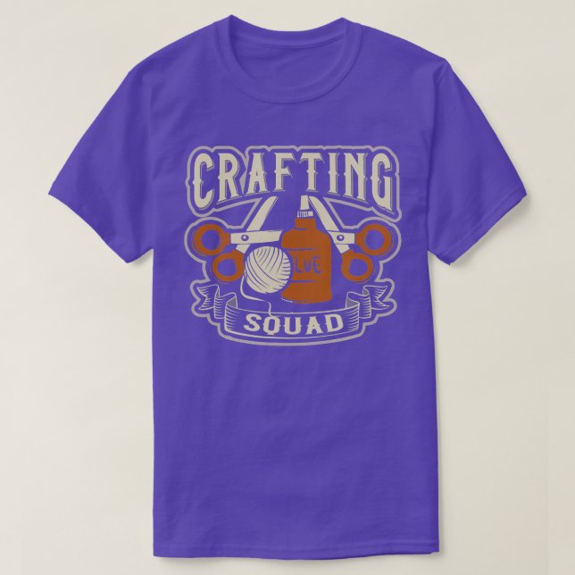Camiseta Crafting Squad Creative Needlework  (Frente do Design)