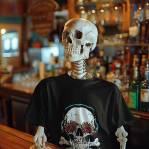 Camiseta Crânio com Fones de Ouvido e Rosas Gráfico de Hall