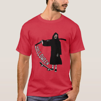 Camiseta crânio com skate segurando scythe halloween