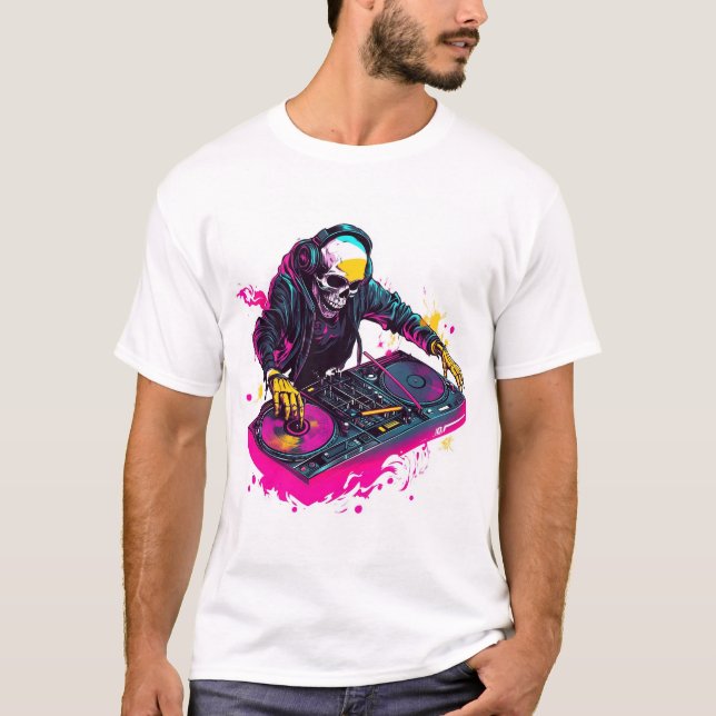 Camiseta Crânio Rave � Esqueleto de Festa EDM DJ (Frente)