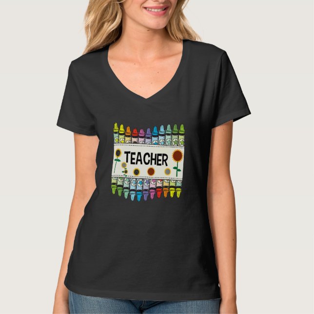 Camiseta Crayons And Flower Teaching  Teacher (Frente)